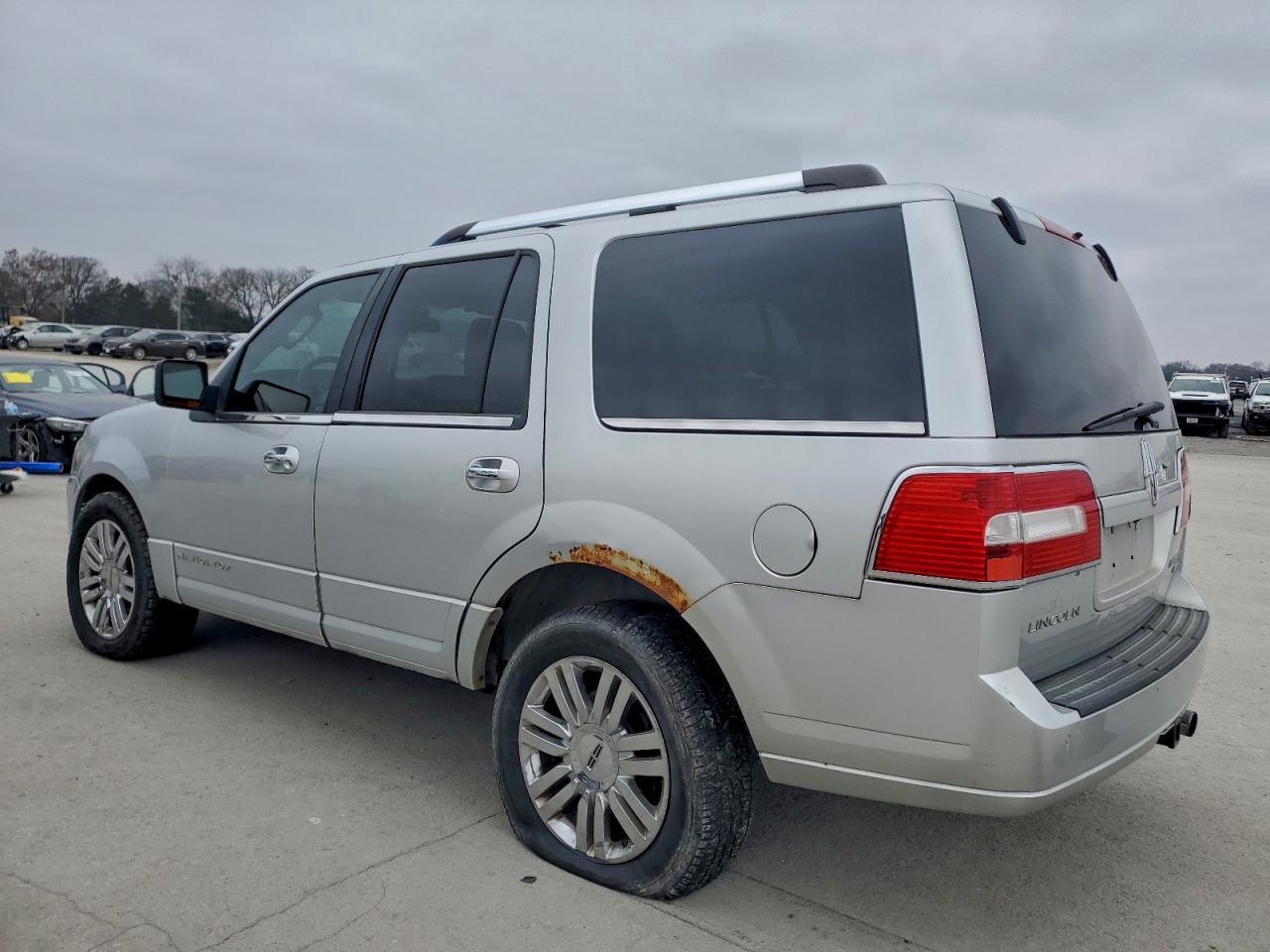 2010 Lincoln Navigator - Фото 2