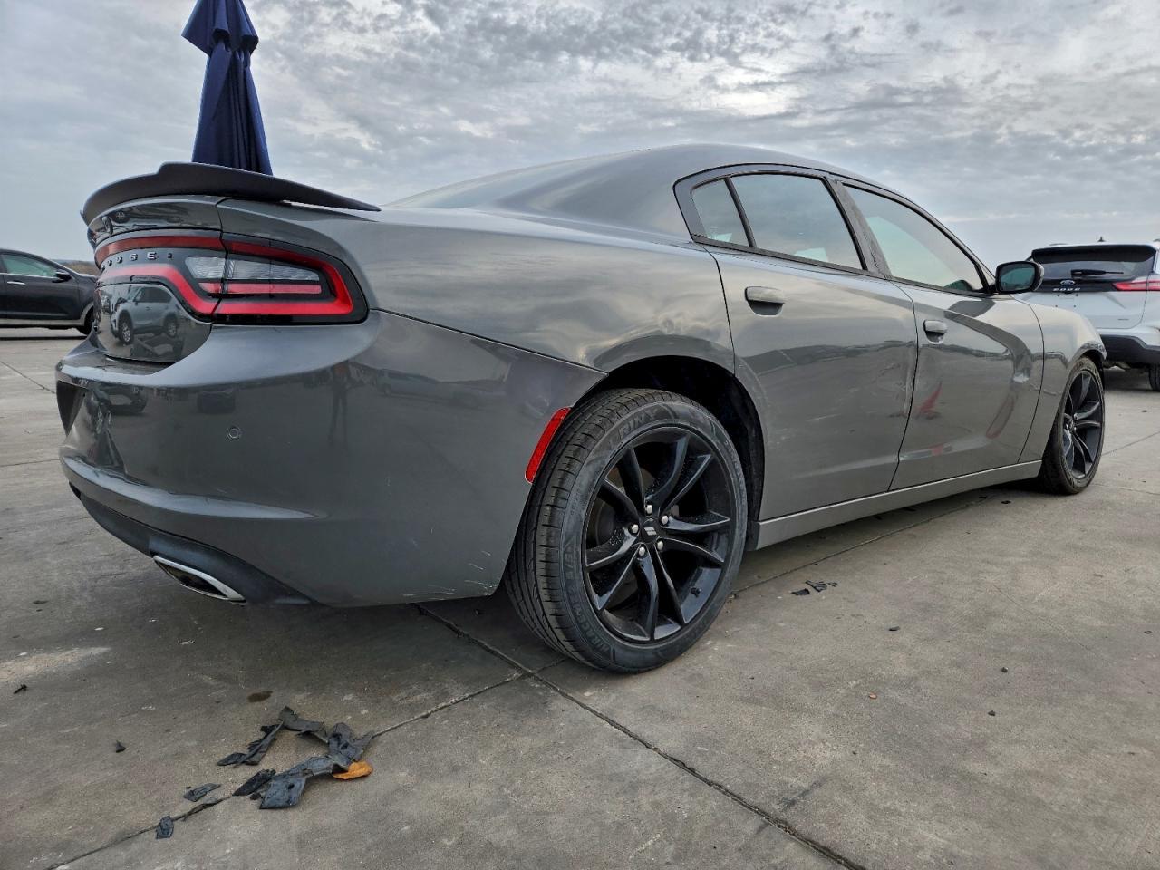 2018 Dodge Charger Sxt - Image 3