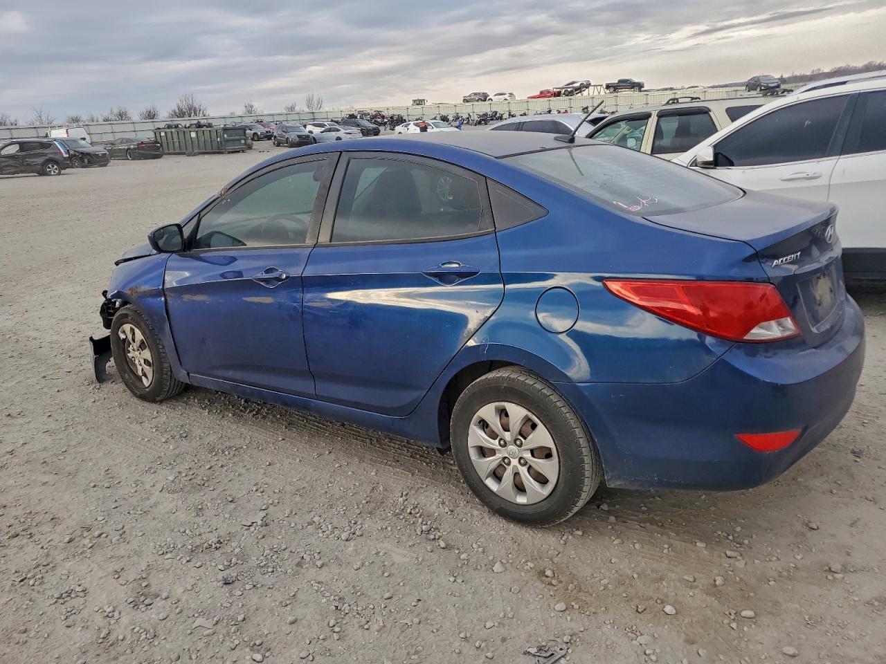 2015 Hyundai Accent Gls - Image 2