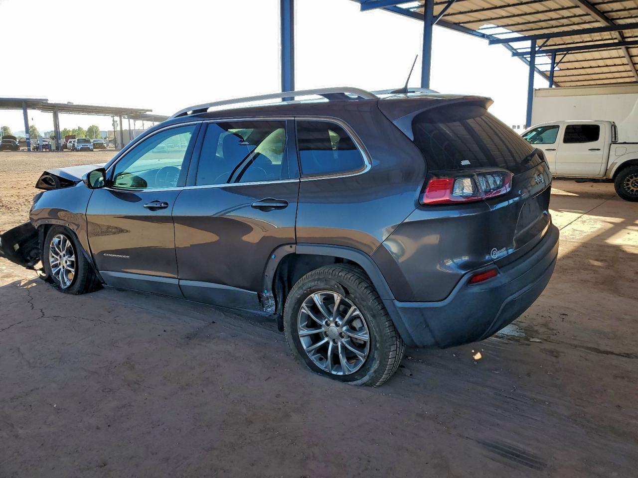 2019 Jeep Cherokee Latitude Plus - Фото 2