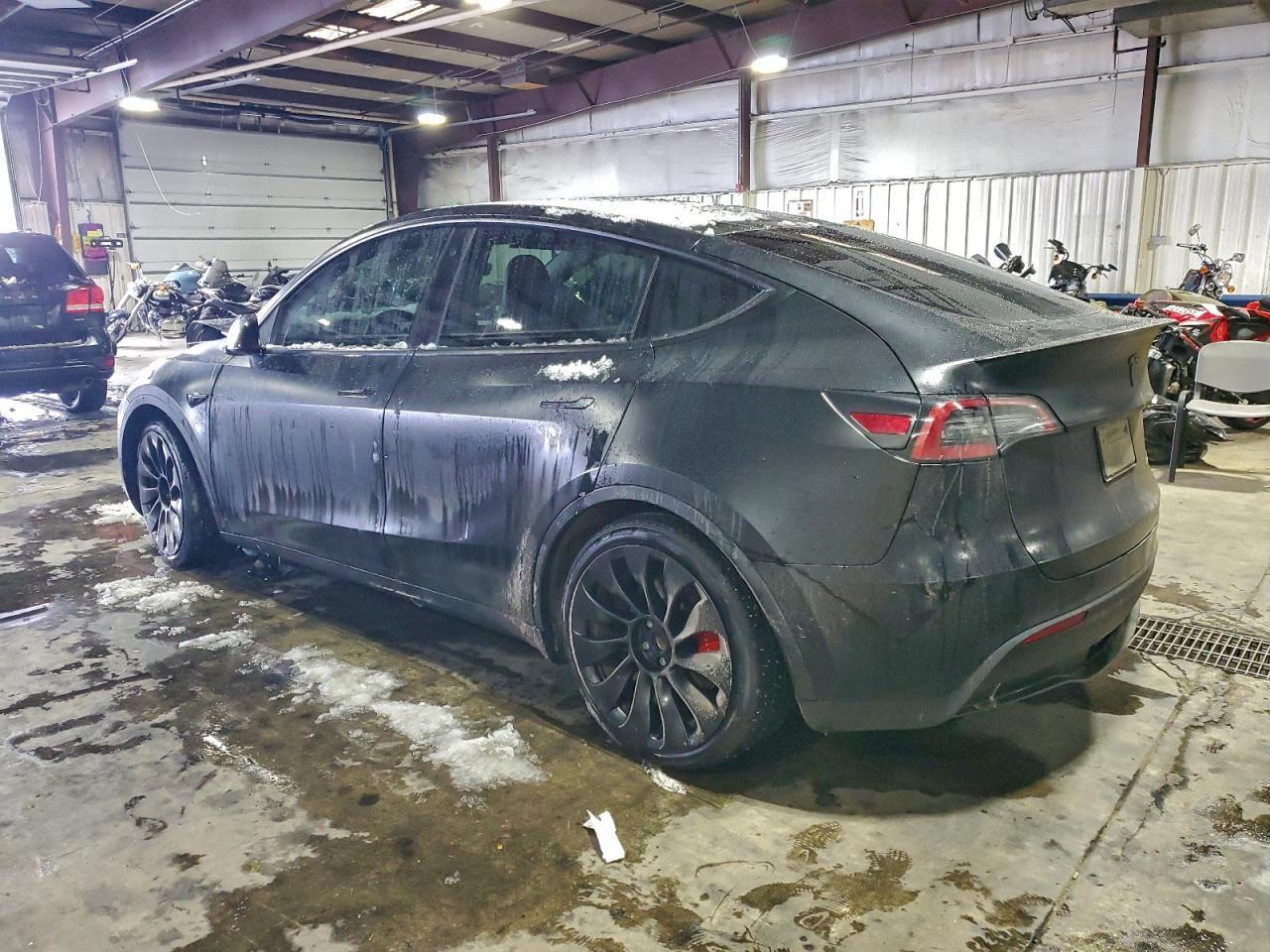 2022 Tesla Model Y - Image 2