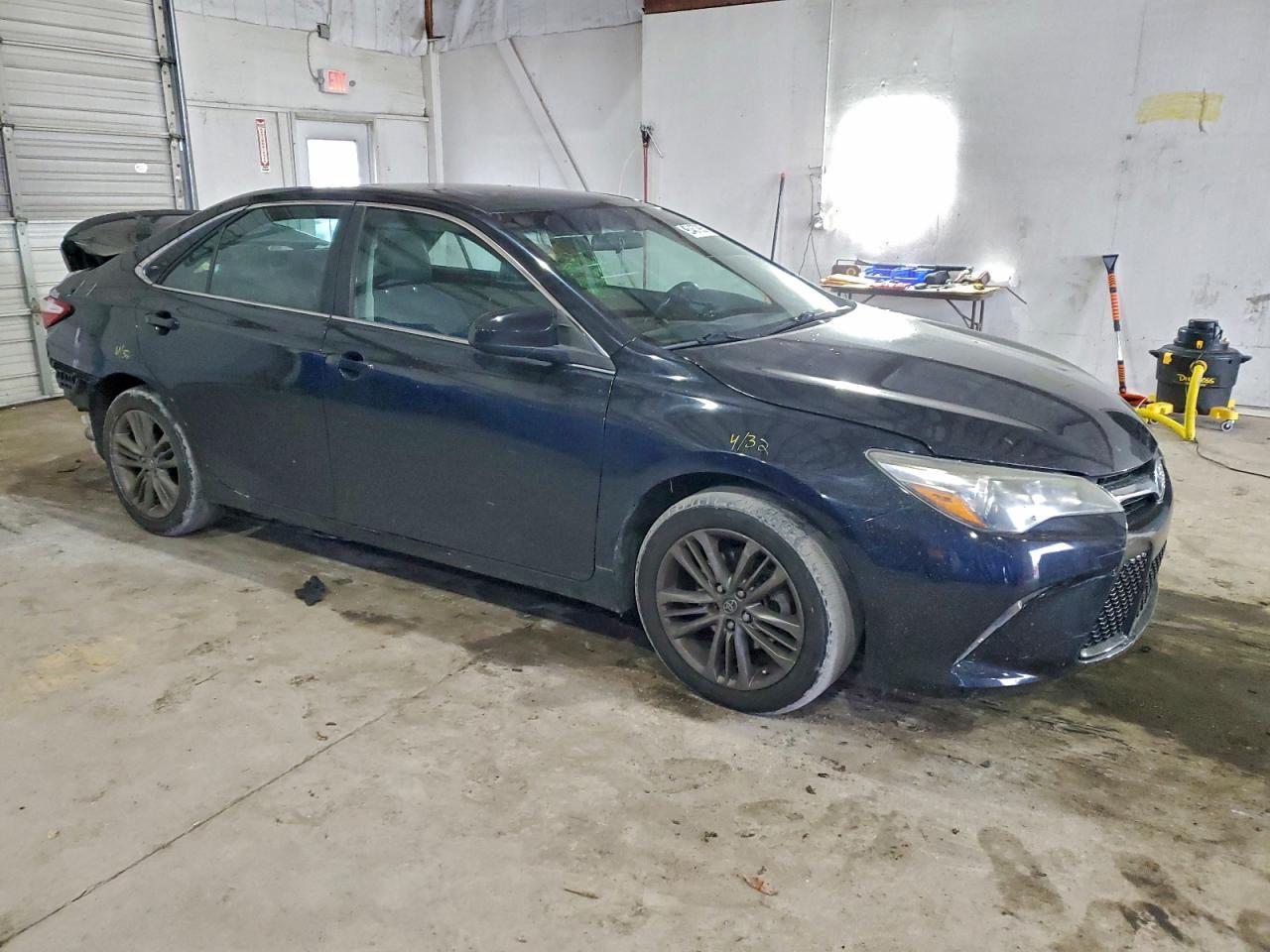 2016 Toyota Camry Le - Image 4