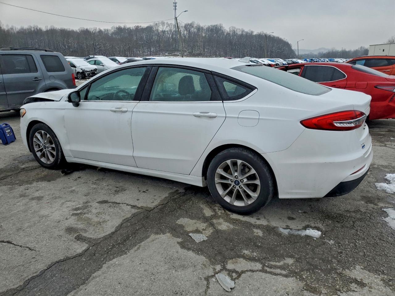 2020 Ford Fusion Se - Фото 2