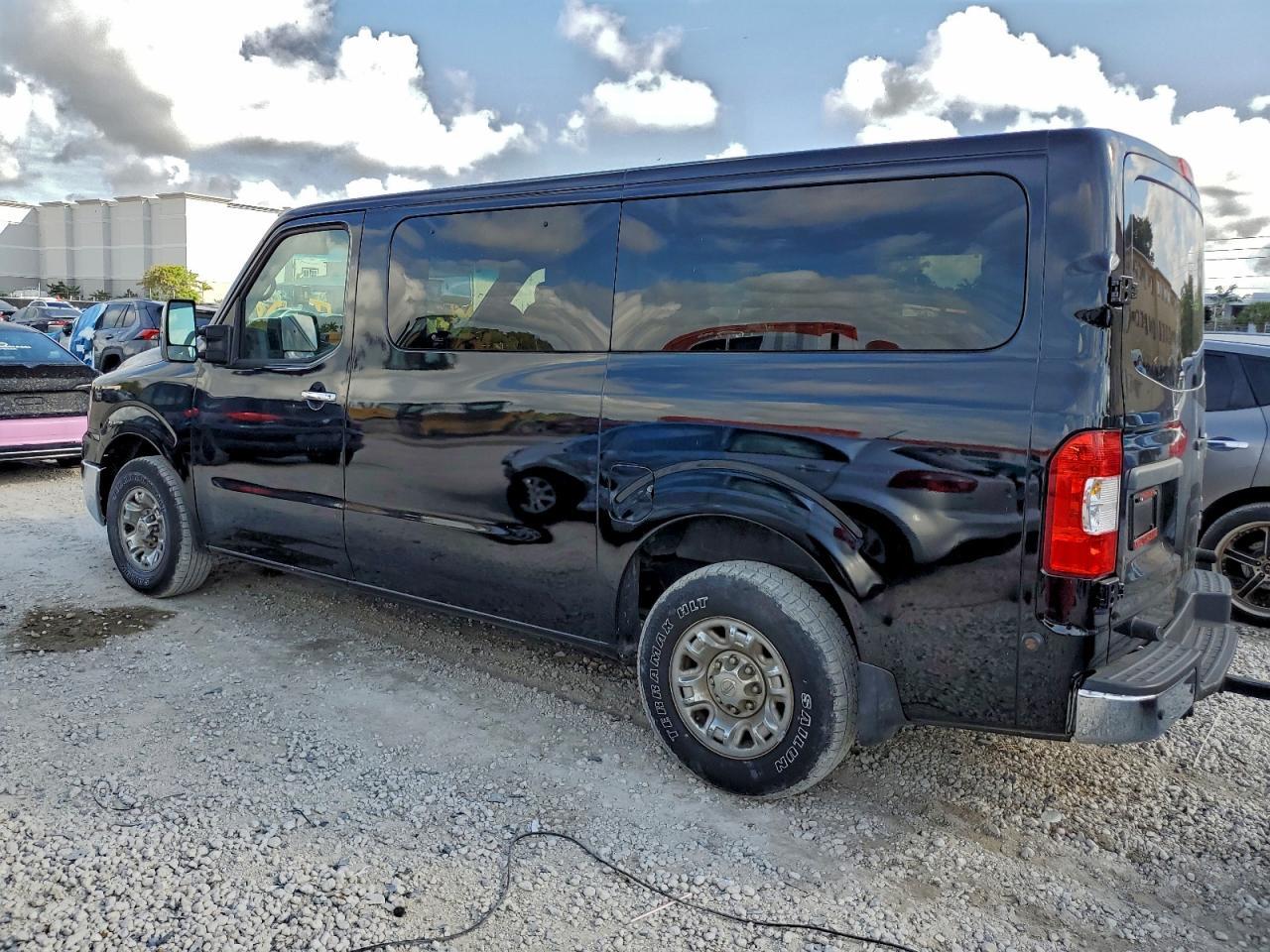 2016 Nissan Nv 3500 S - Фото 2