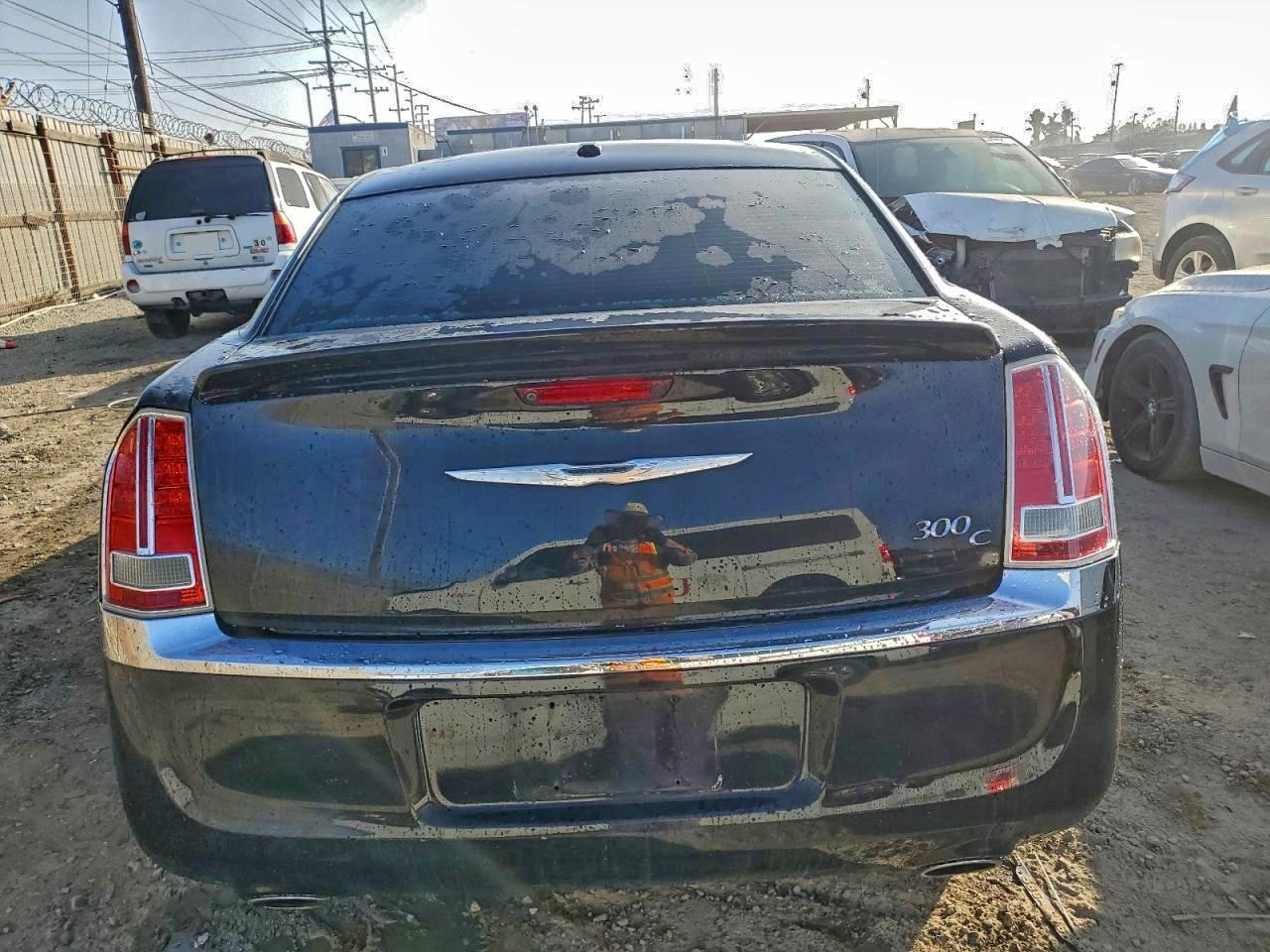 2013 Chrysler 300C - Image 6