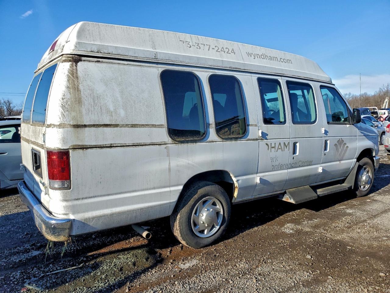 2013 Ford Econoline E150 Van - Фото 3