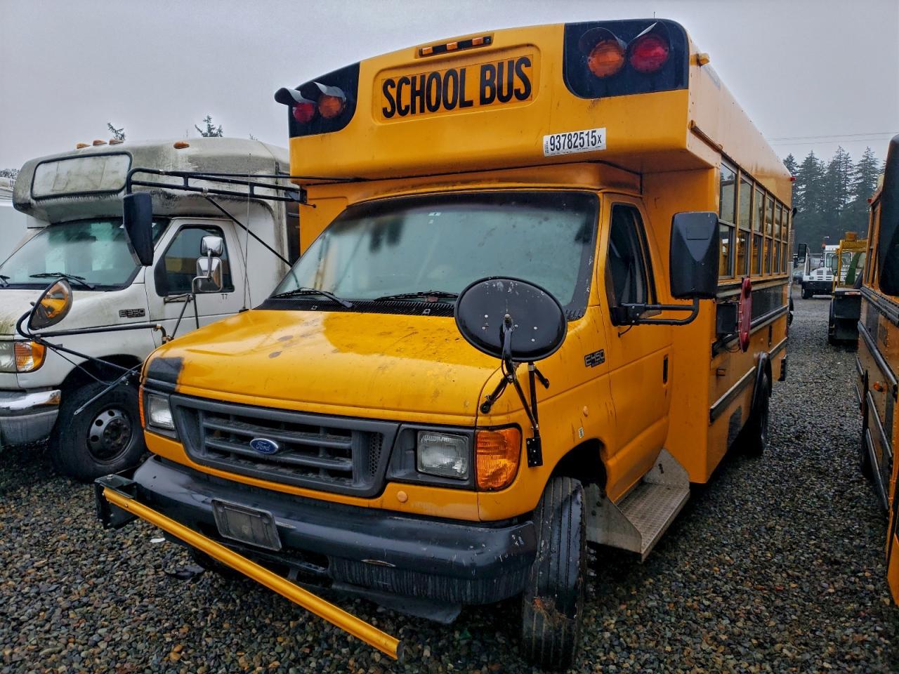 2005 Ford E450 School Bus - Фото 2