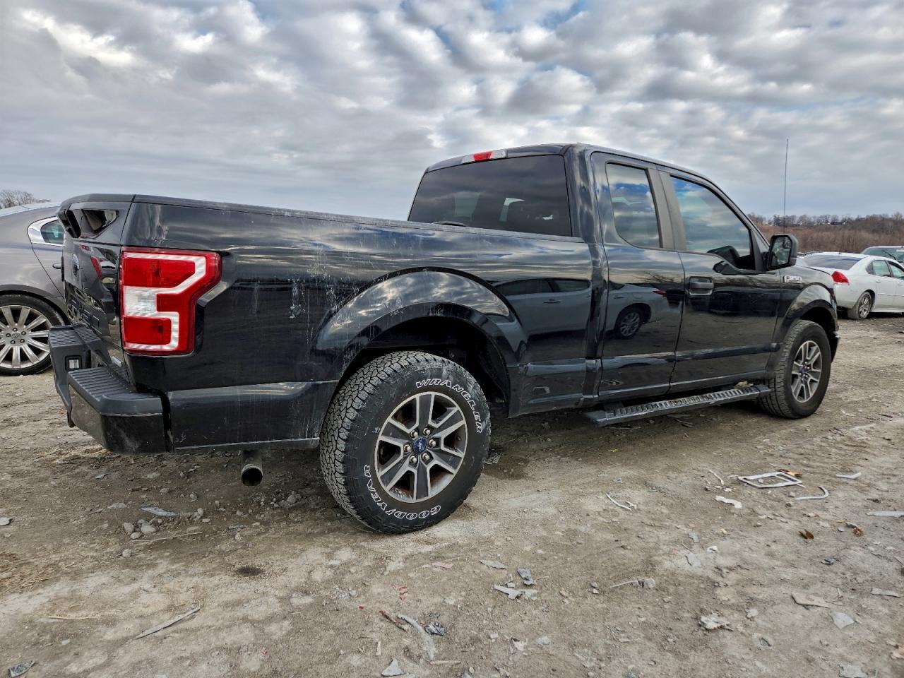 2018 Ford F150 Super Cab - Фото 3