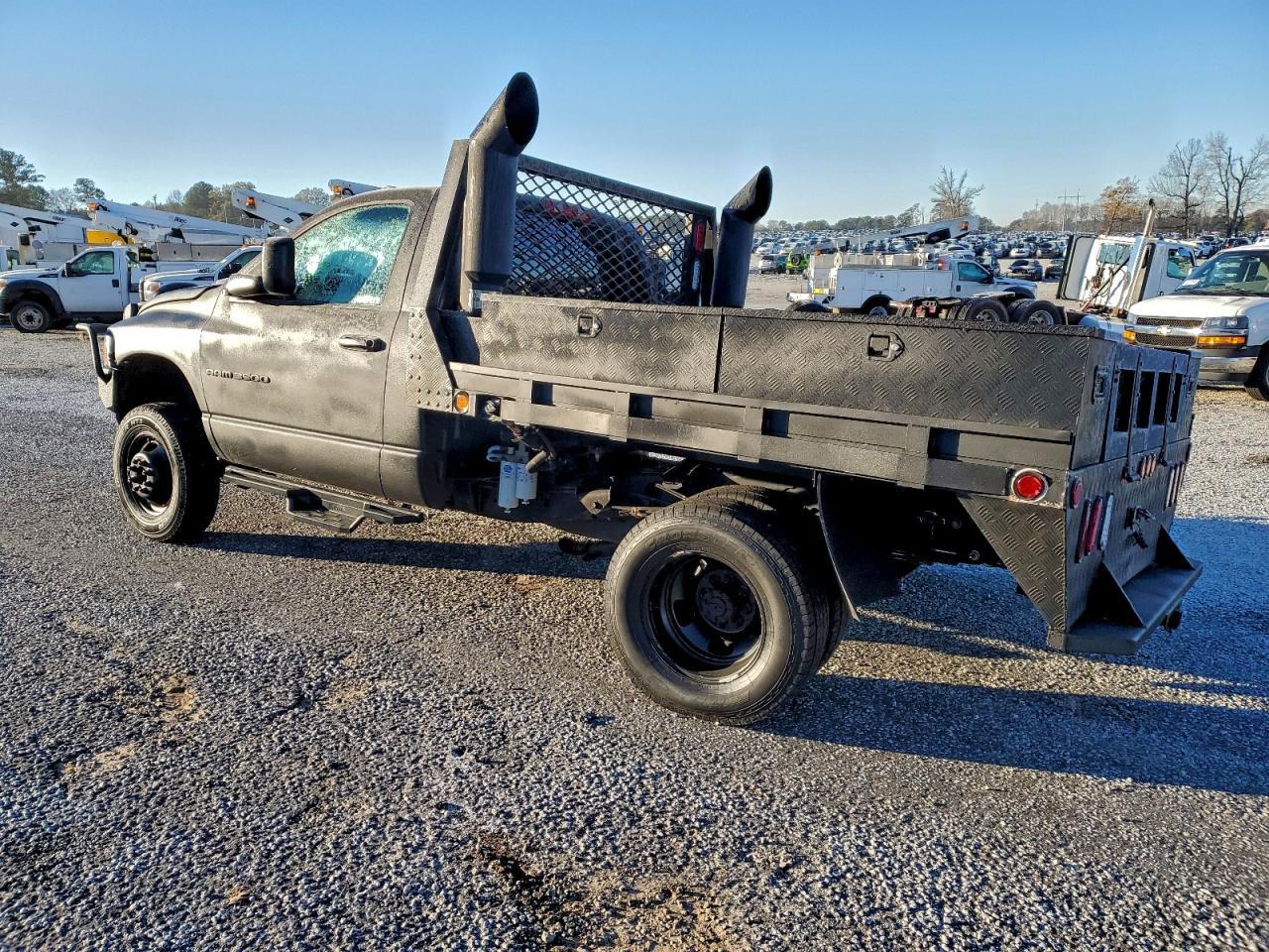 2003 Dodge Ram 3500 Flatbed Truck - Фото 2
