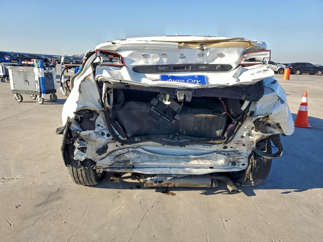 2016 Volvo S60 Platinum - Фото 6