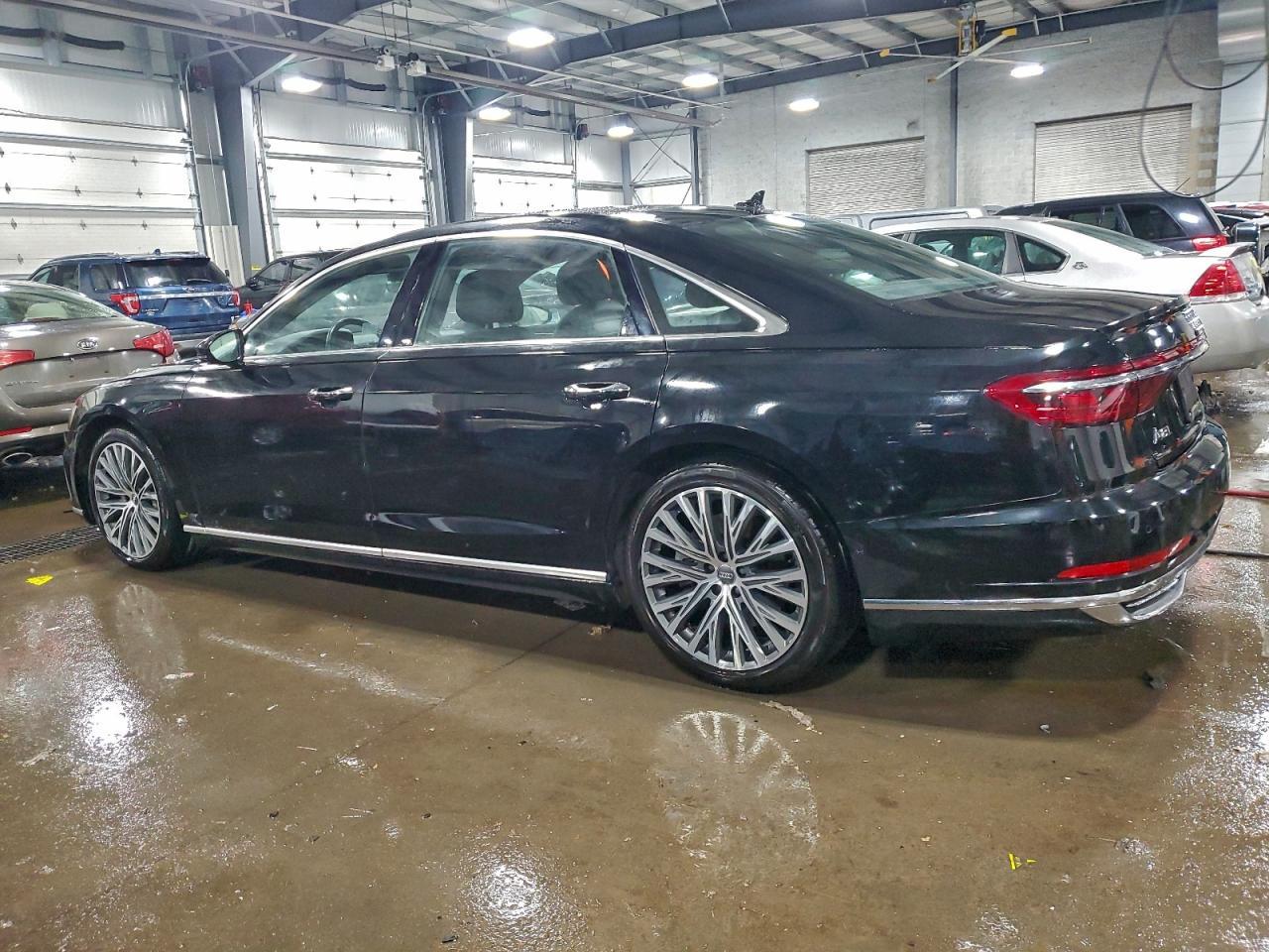 2019 Audi A8 L - Фото 2