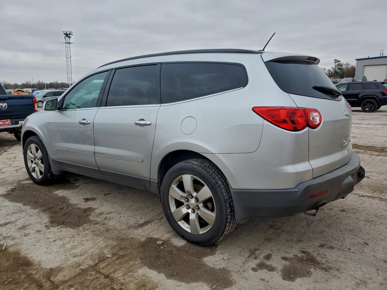 2012 Chevrolet Traverse Ltz - Image 2