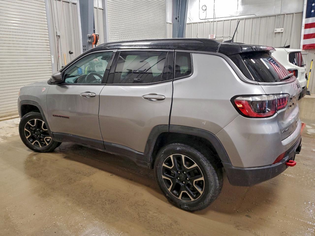 2021 Jeep Compass Trailhawk - Фото 2