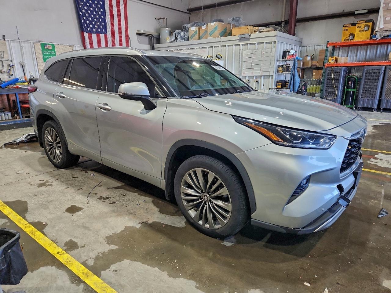 2020 Toyota Highlander Platinum - Фото 4