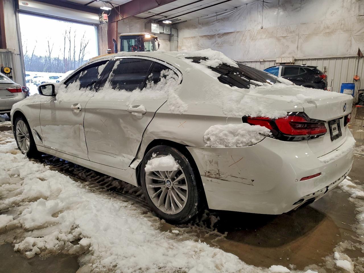 2021 BMW 530 Xi - Фото 2