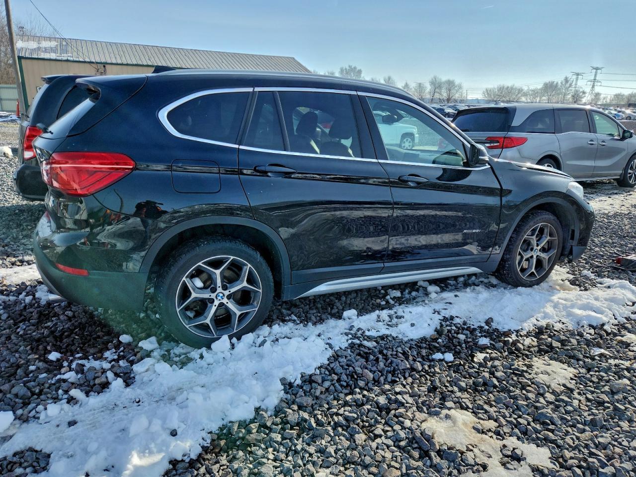 2018 BMW X1 xDrive28I - Фото 3