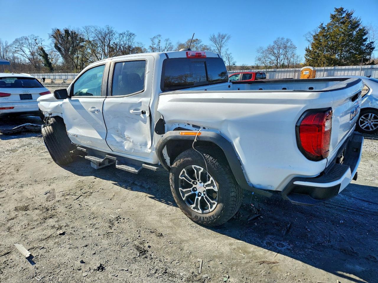 2025 GMC Canyon At4 - Image 2