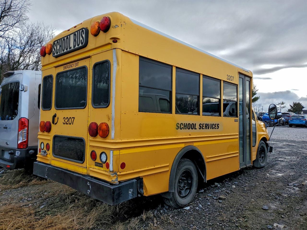 2011 Chevrolet School Bus - School Bus - Фото 4