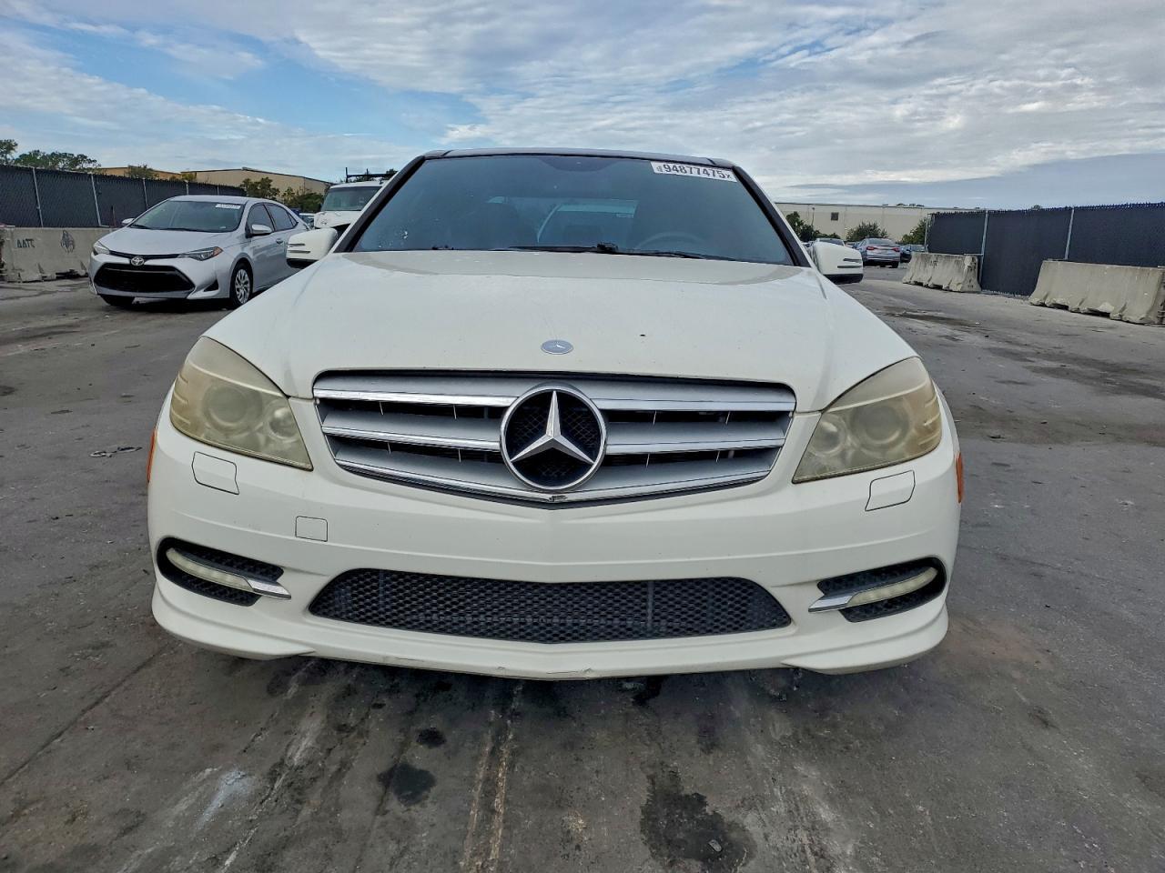 2011 Mercedes-Benz C 300 - Фото 5