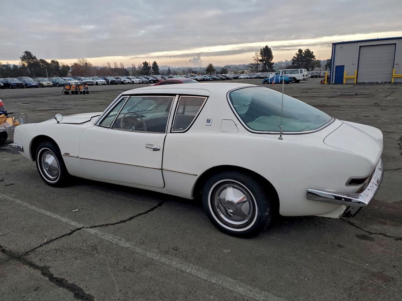 1963 Studebaker Avanti - Фото 2