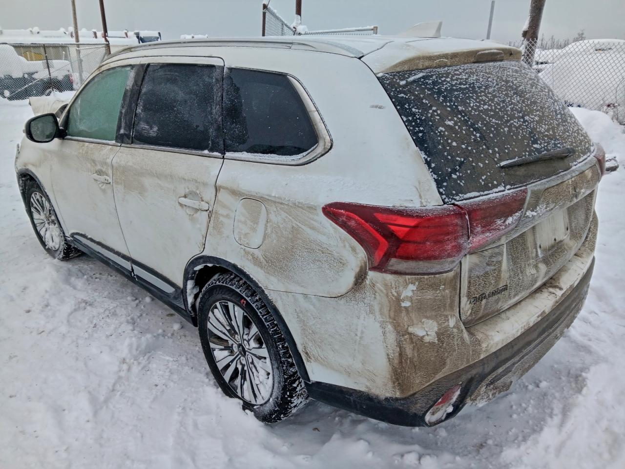 2020 Mitsubishi Outlander Se - Фото 2