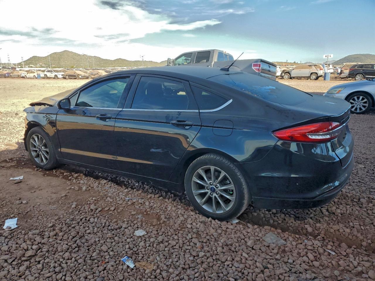 2017 Ford Fusion Se - Фото 2