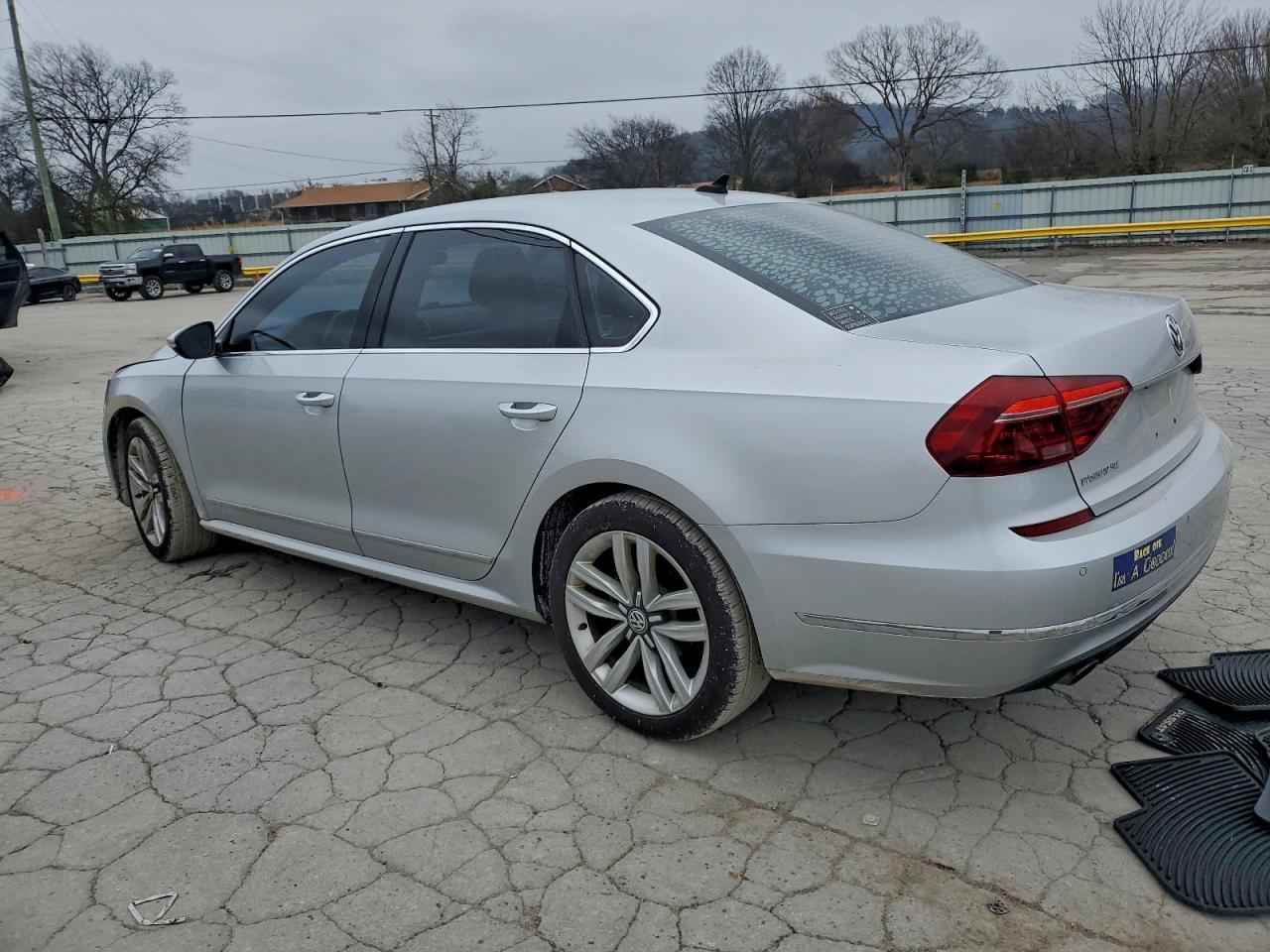 2017 Volkswagen Passat Se - Image 2