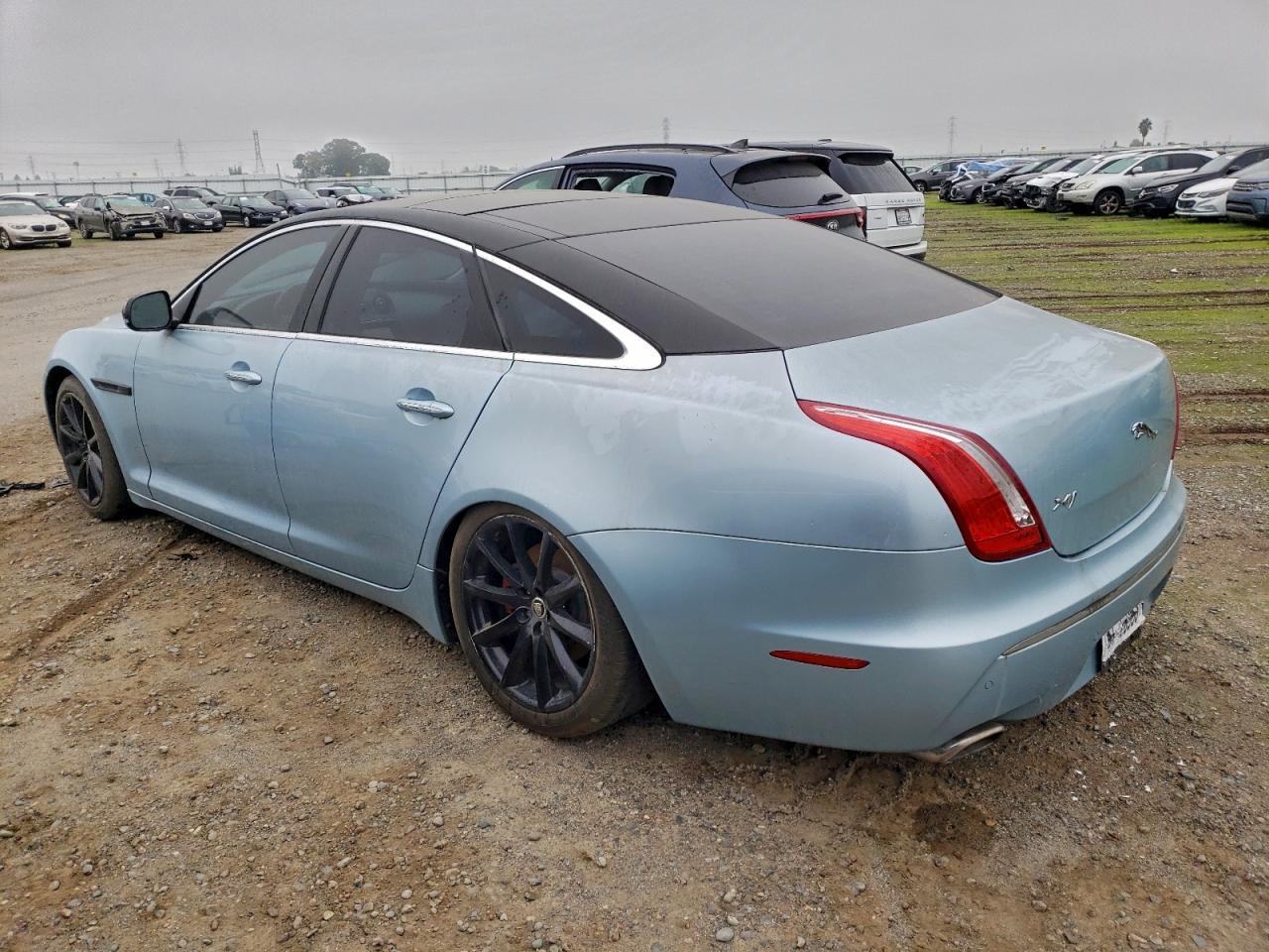 2012 Jaguar Xj - Image 2