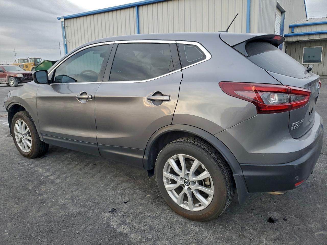 2022 Nissan Rogue Sport S - Фото 2