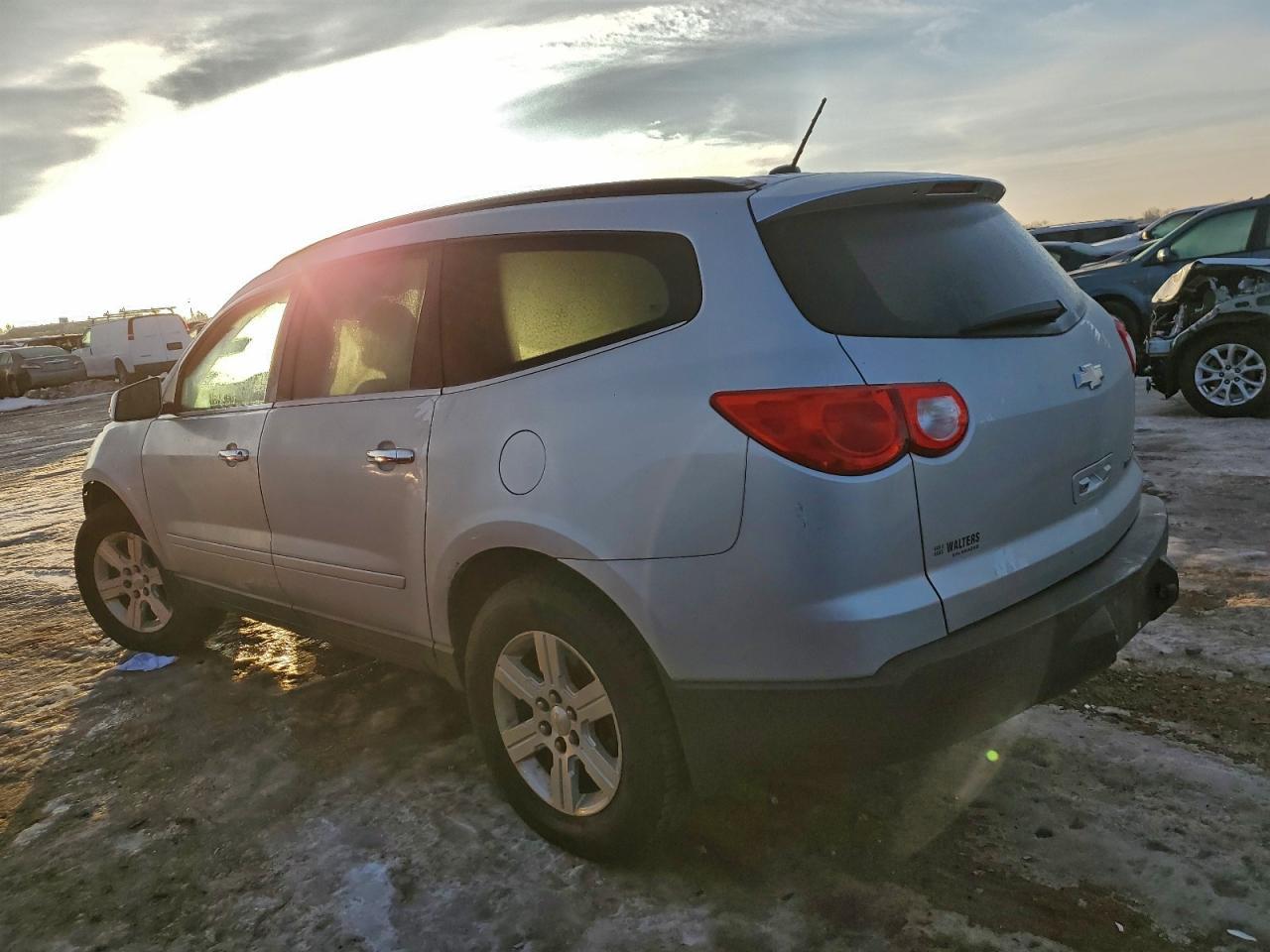 2011 Chevrolet Traverse Lt - Image 2