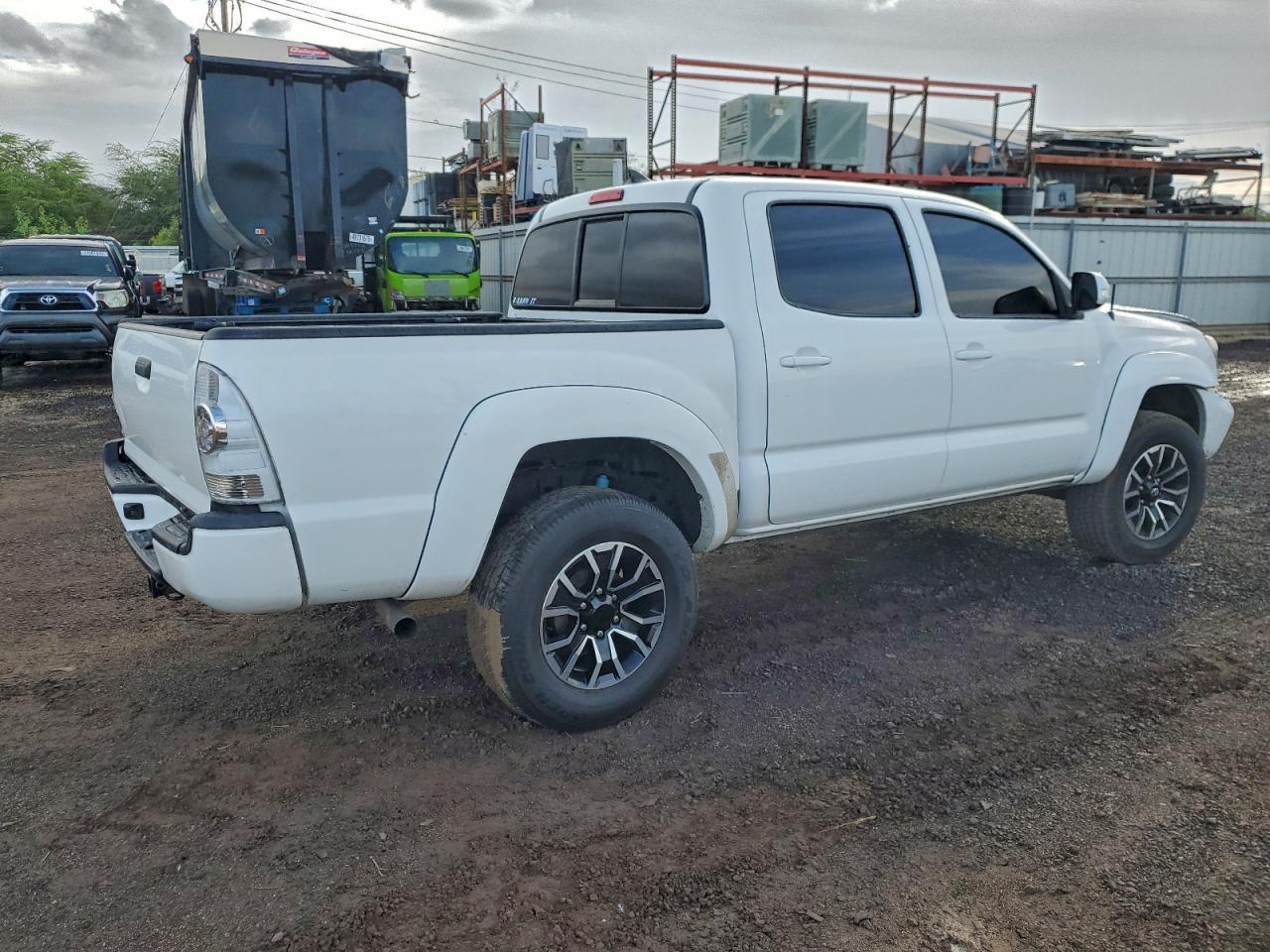 2015 Toyota Tacoma Double Cab Prerunner - Image 3