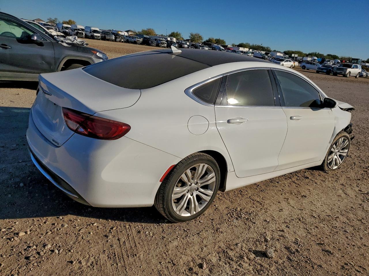 2016 Chrysler 200 Limited - Image 3