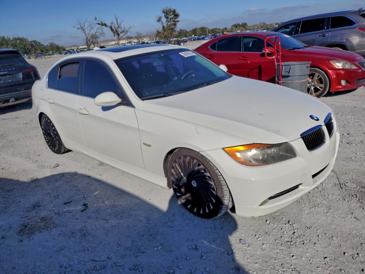 2006 BMW 330 I - Image 4