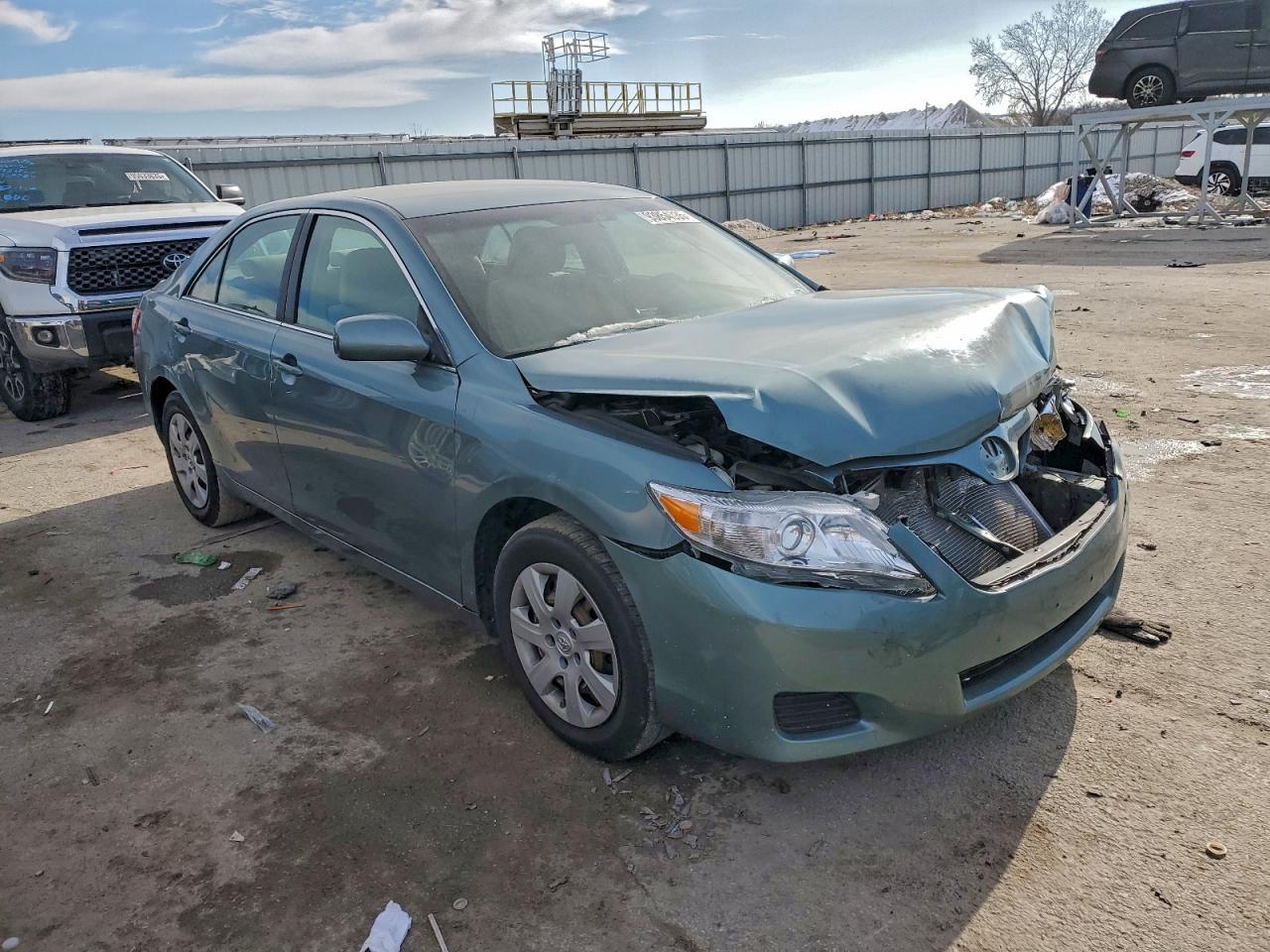 2010 Toyota Camry Le - Фото 4