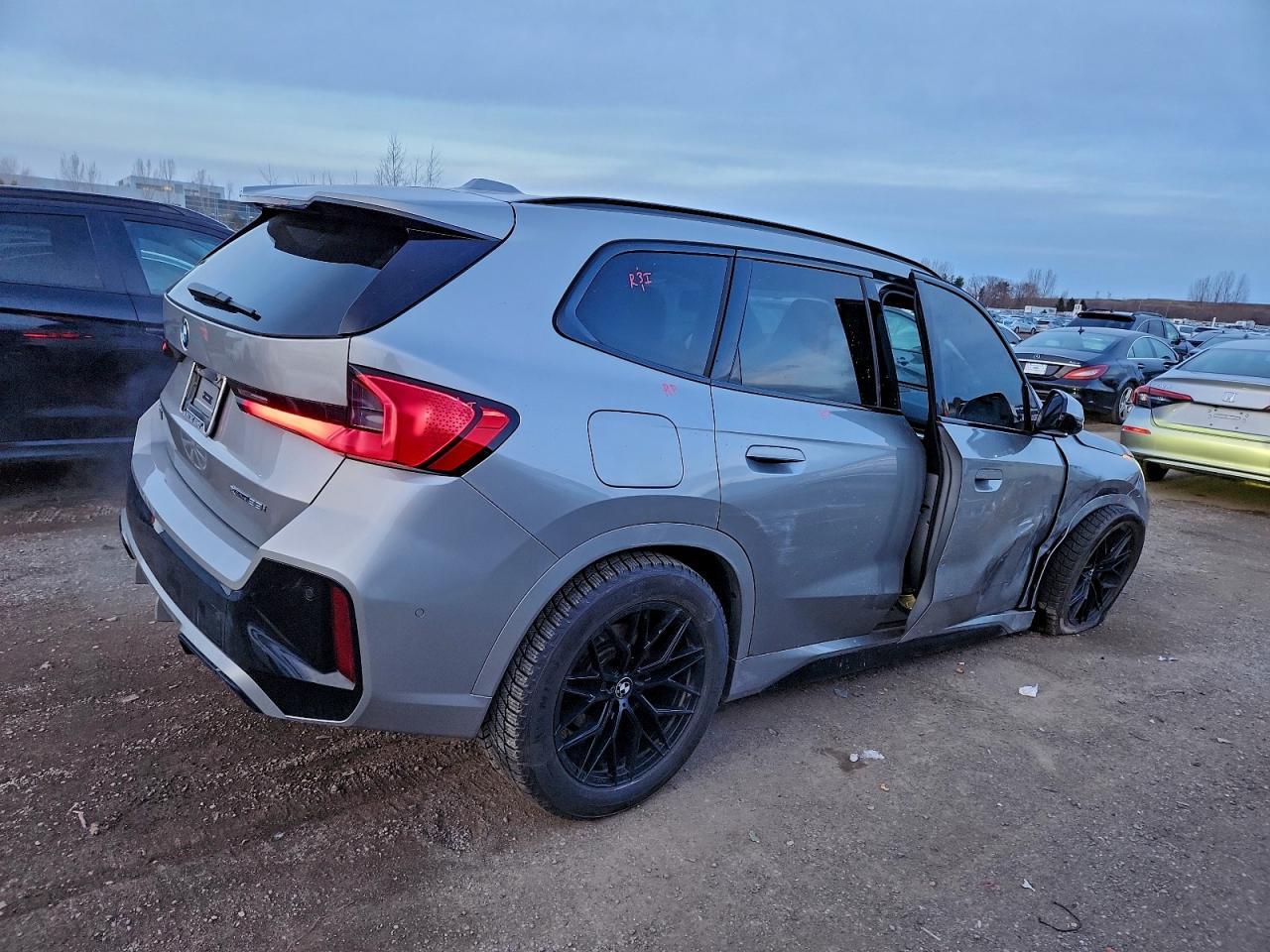 2023 BMW X1 xDrive28I - Image 3