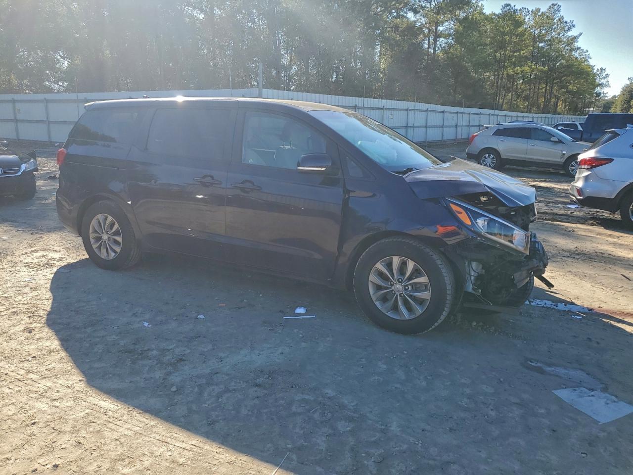 2021 Kia Sedona - Фото 4