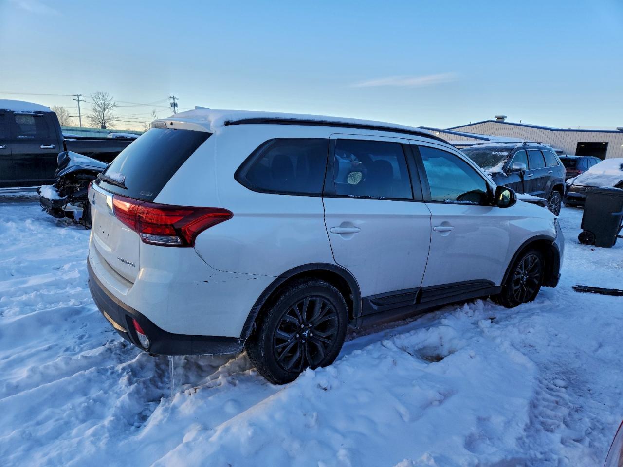2018 Mitsubishi Outlander Se - Фото 3