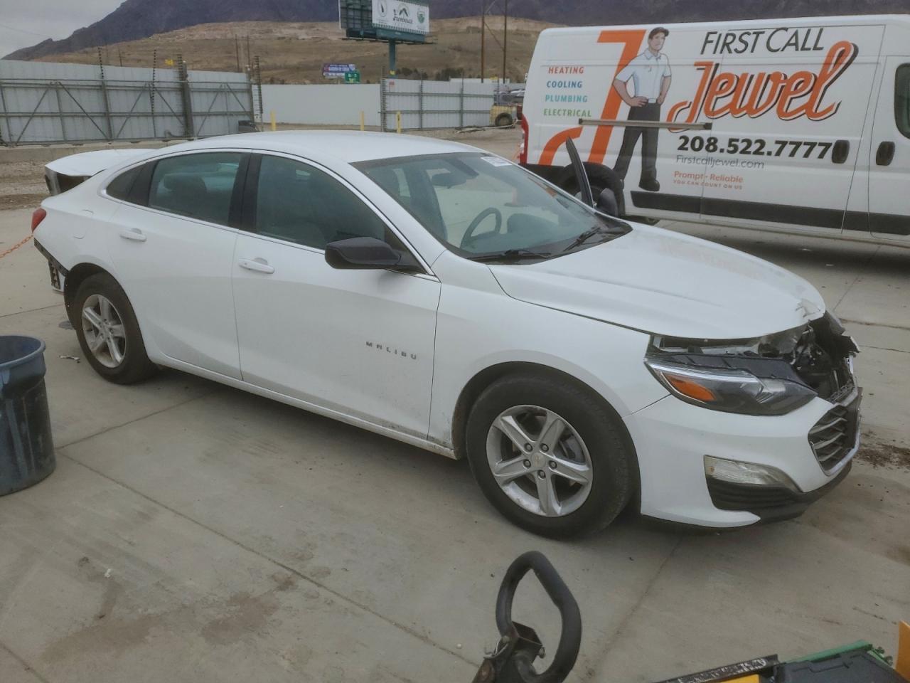 2022 Chevrolet Malibu Ls - Фото 4