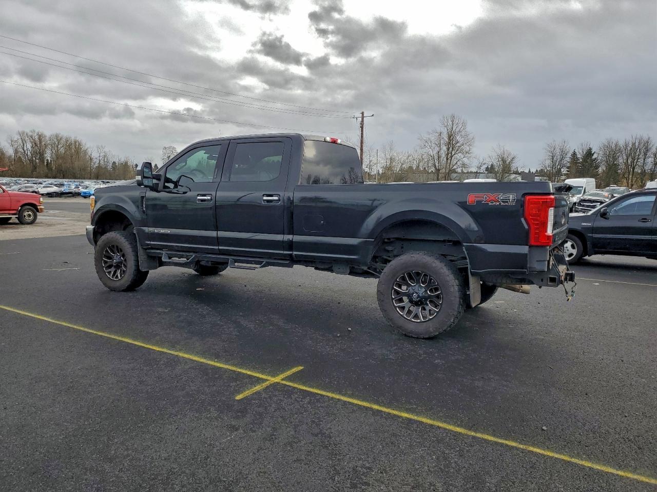 2017 Ford F350 Super Duty - Фото 2