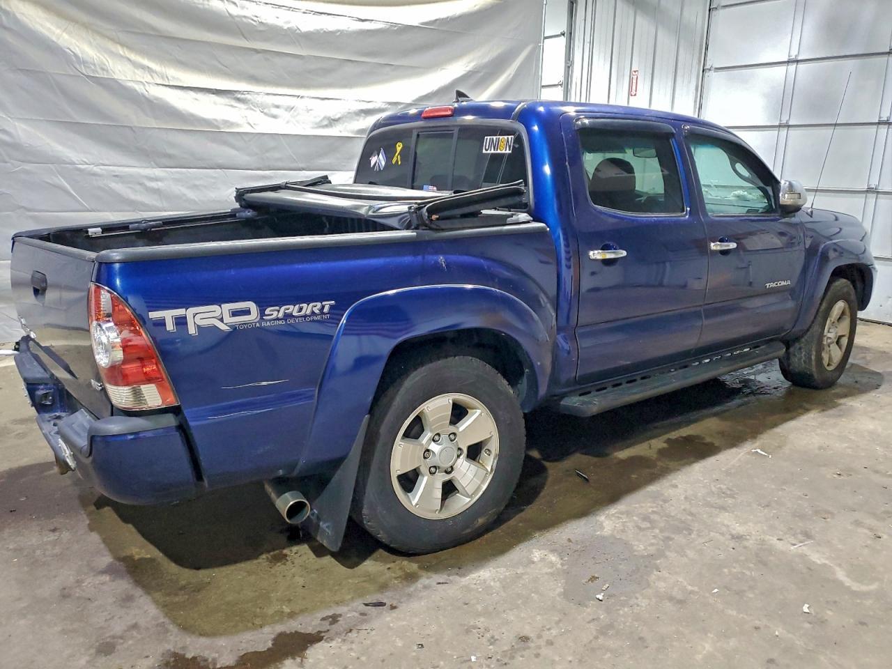 2015 Toyota Tacoma V6 - Фото 3