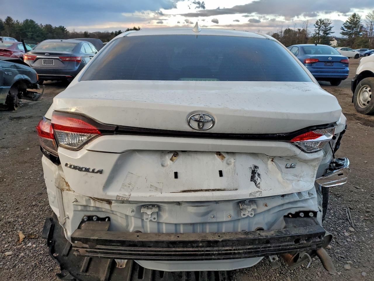 2022 Toyota Corolla Le - Image 6