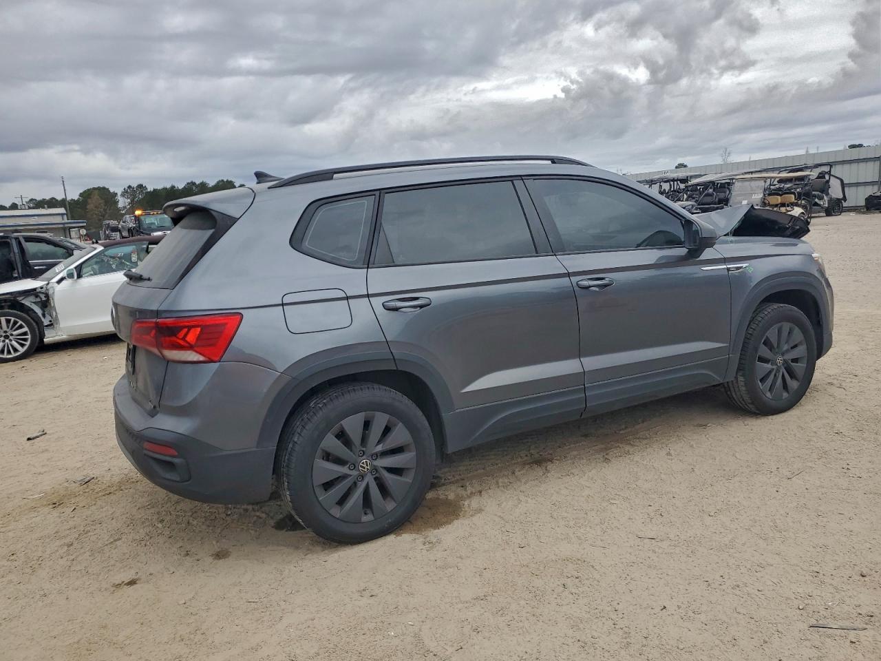 2022 Volkswagen Taos S - Фото 3