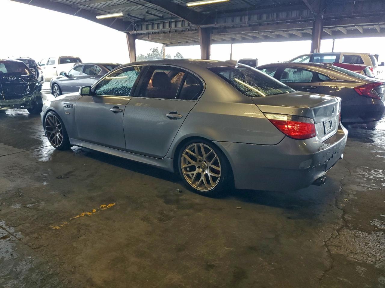 2005 BMW 525 I - Фото 2