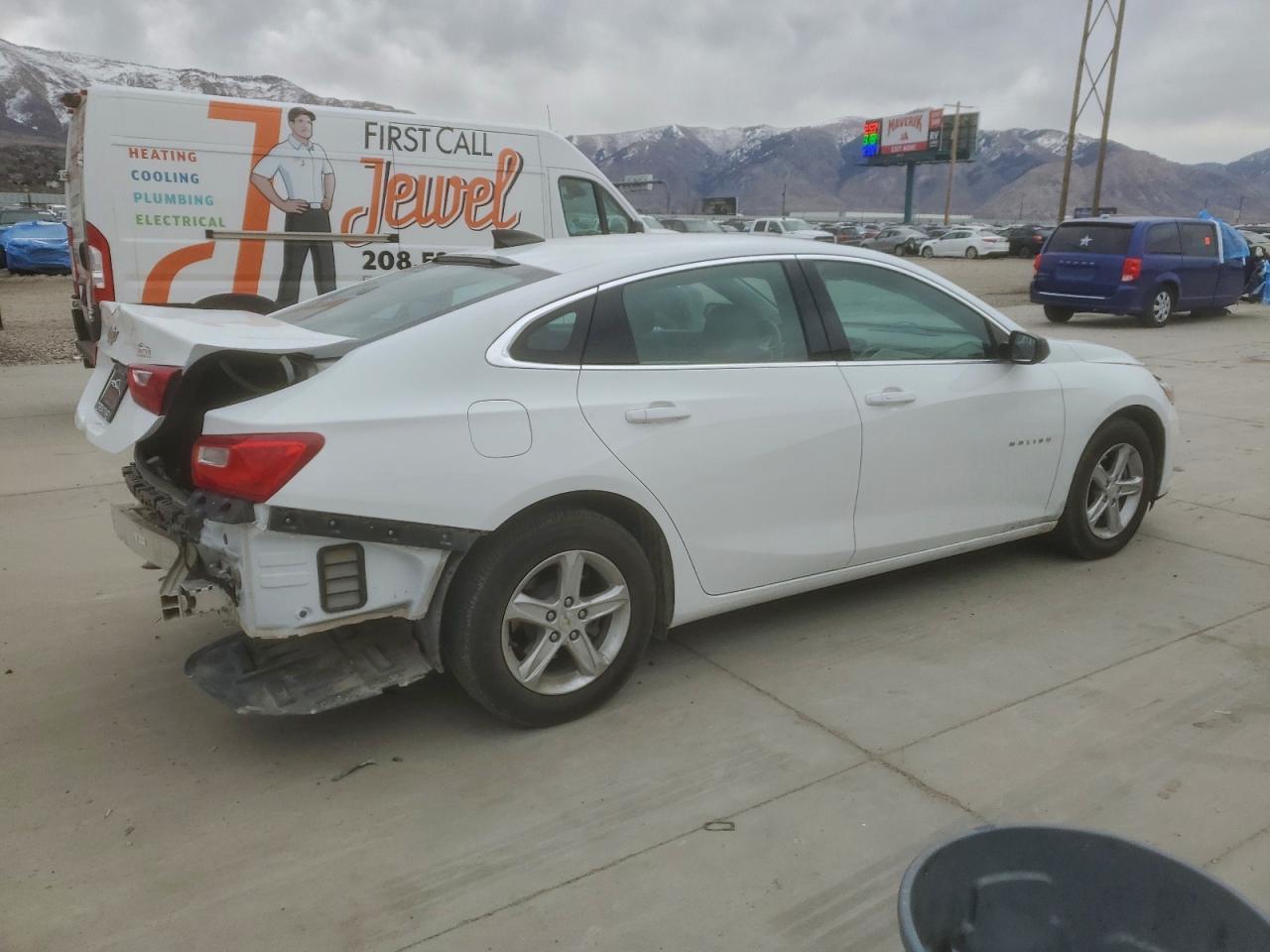 2022 Chevrolet Malibu Ls - Фото 3