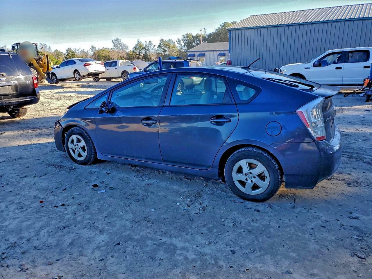 2010 Toyota Prius Iii - Image 2