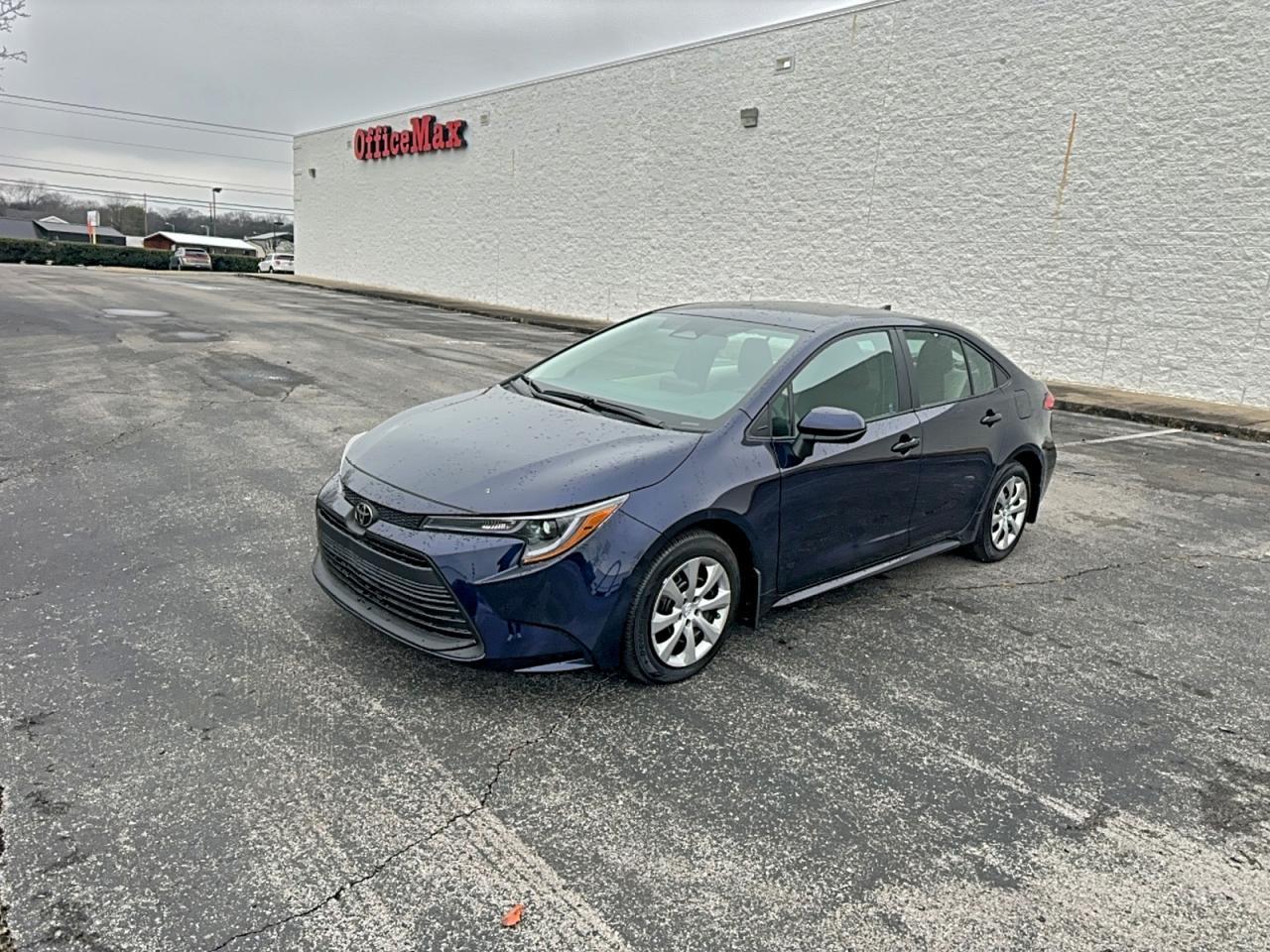 2025 Toyota Corolla Le - Фото 2