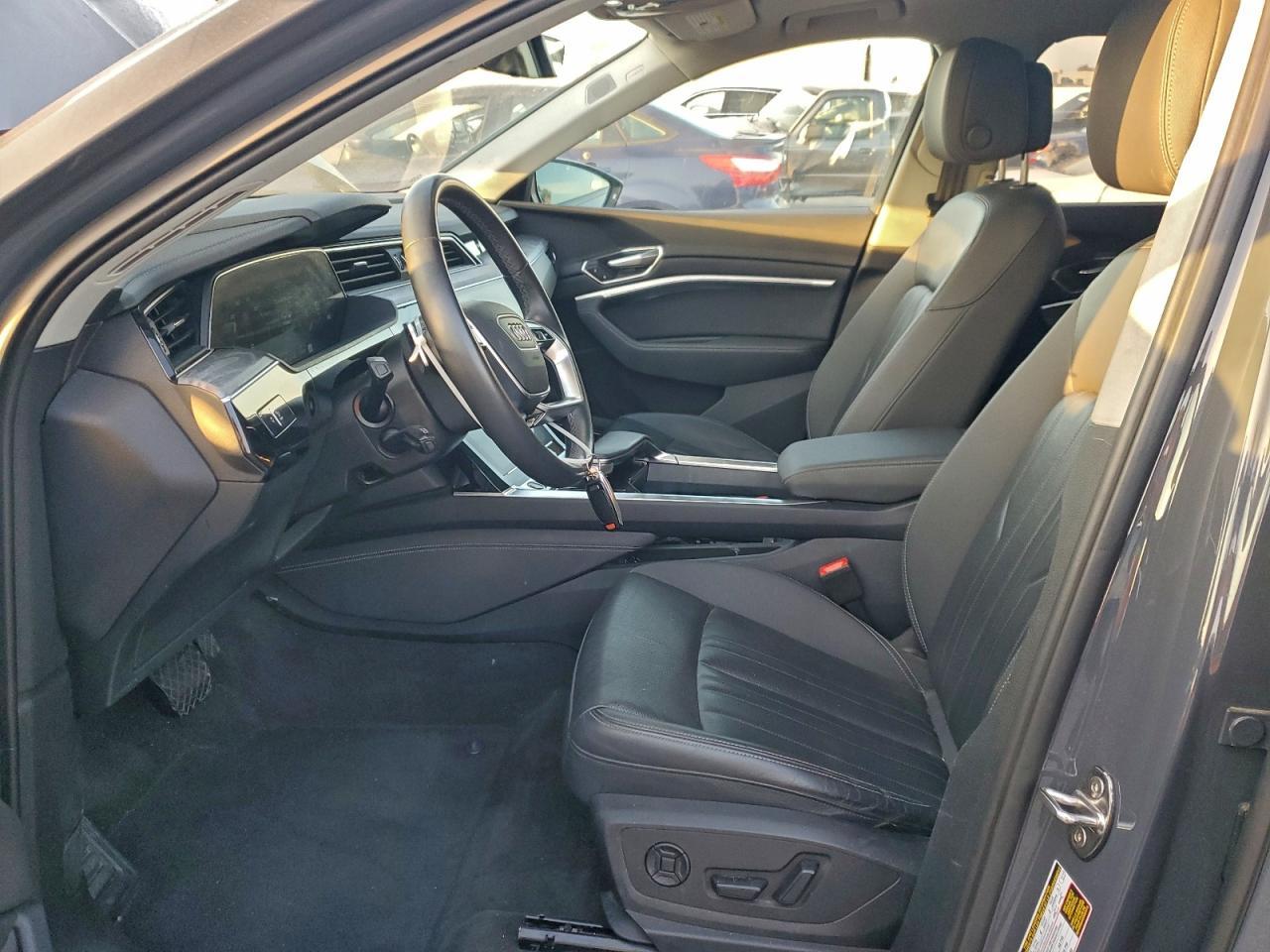 2024 Audi Q8 E-Tron Premium Plus - Image 7