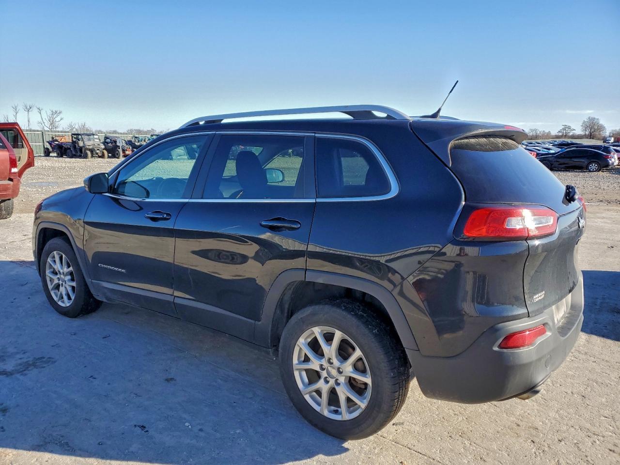 2015 Jeep Cherokee Latitude - Фото 2