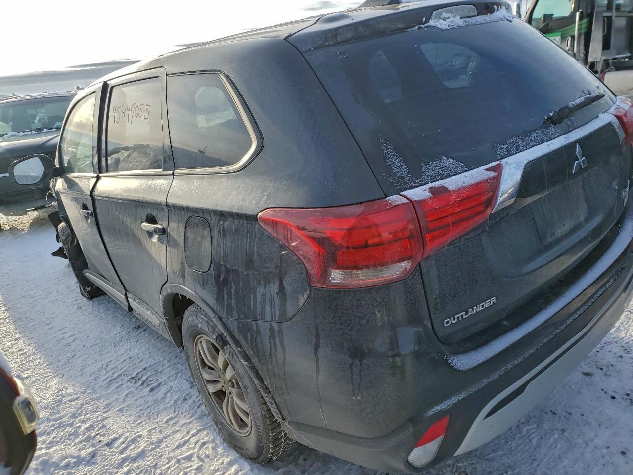 2020 Mitsubishi Outlander Es - Фото 2