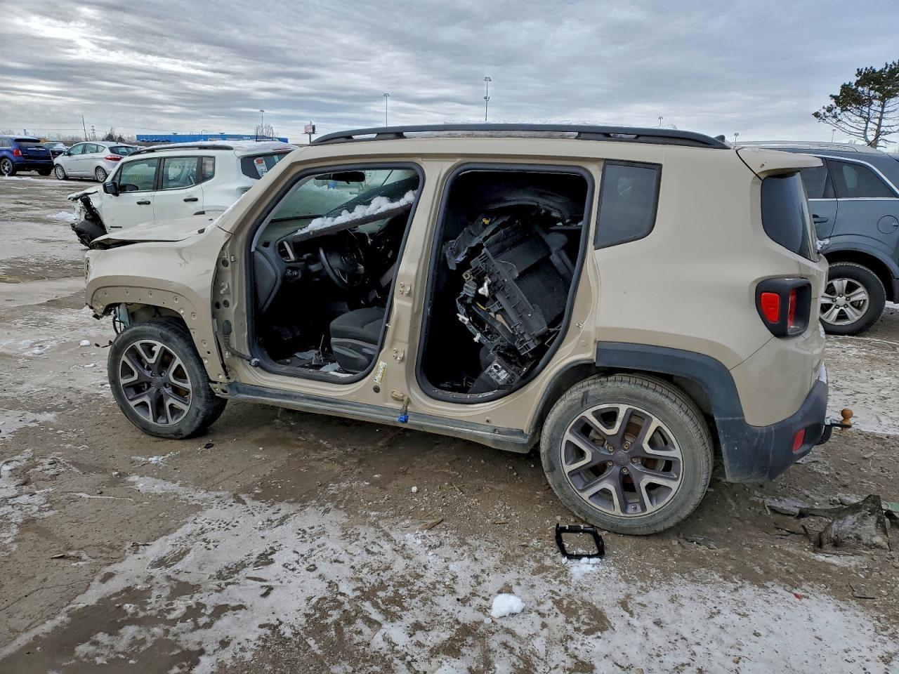 2015 Jeep Renegade Latitude - Image 2
